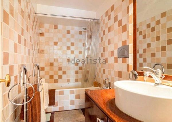 2 Bedroom Apartment with balcony, Belém, Lisboa