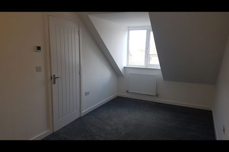 3 Bed Terraced House, Paragon Way, CV6 - Photo 3