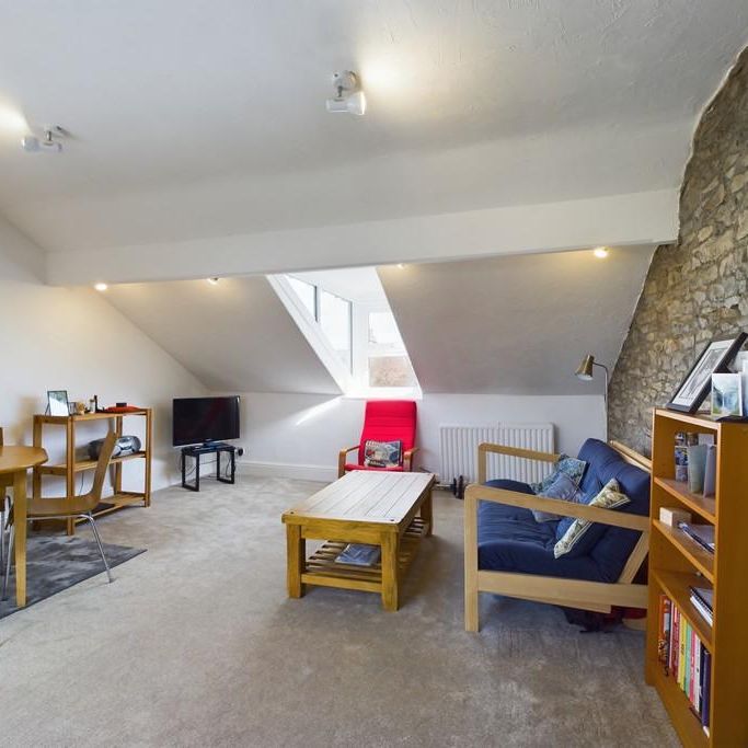 2 bedroom maisonette to rent - Photo 1