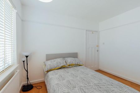 1 bedroom in a house share to rent - Photo 4