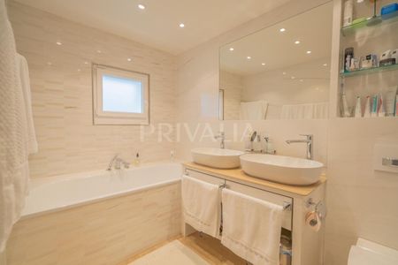 Beautiful semi-detached house with south-facing garden - Photo 3