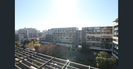 Two storey 2 bed, 2 bath apartment with terrace and Carspace - Photo 5