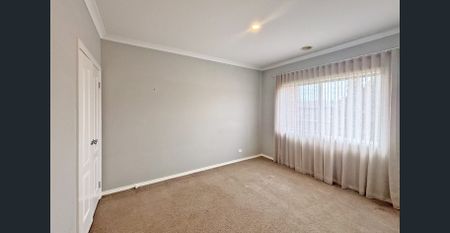 Stunning & Elegant - Photo 5