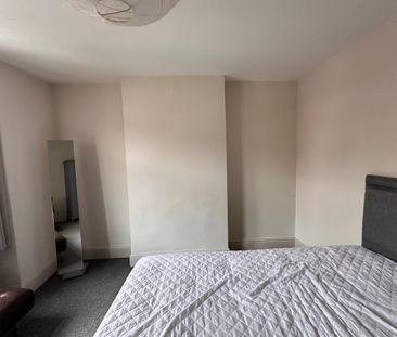 4 bedroom house - Photo 6