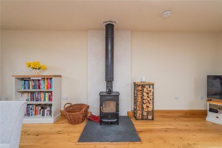 3 bedroom barn conversion to rent - Photo 3