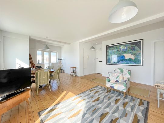 Marine Court, St. Leonards, TN38 0DY - Photo 1