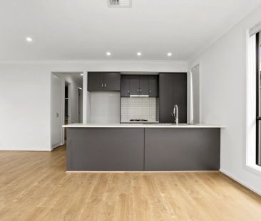 Brand New Three Bedroom in Prime Seaford Heights - Photo 3