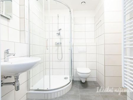 Pronájem bytu 2+kk 42 m2 - Fotografie 3