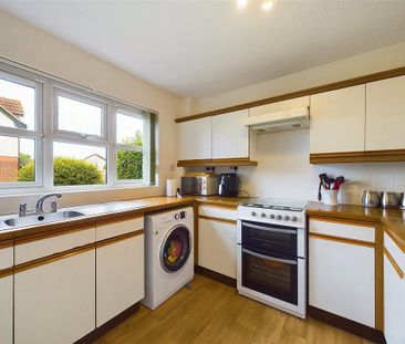 3 bedroom end of terrace house to rent - Photo 2