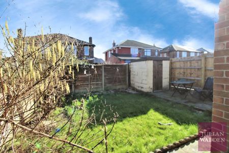 2 bedroom semi-detached house to rent - Photo 2