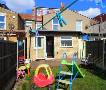 4 bedroom terraced house to rent - Photo 5