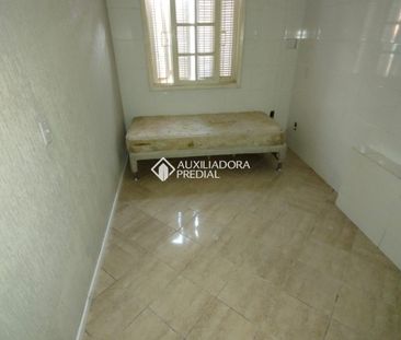 Casa com 4 quartos e 420m² para alugar em Vila Nova, Porto Alegre. - Foto 1