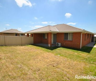 Modern Family Living - Photo 6