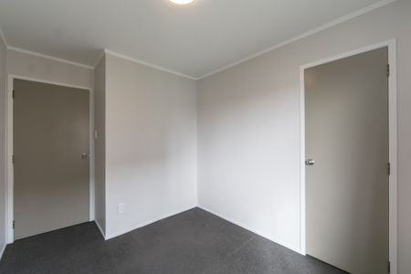 Charming 2-Bedroom Apartment in Hamilton - Photo 2