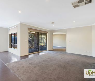 Perfectly family home in Berwick - Photo 3