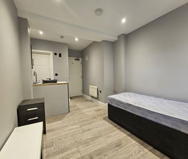 Studio Flat, Claremont Road, HA3 - Photo 2