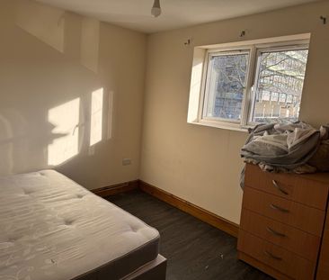 Room in a Shared House, Lansdowne Road, E11 - Photo 2