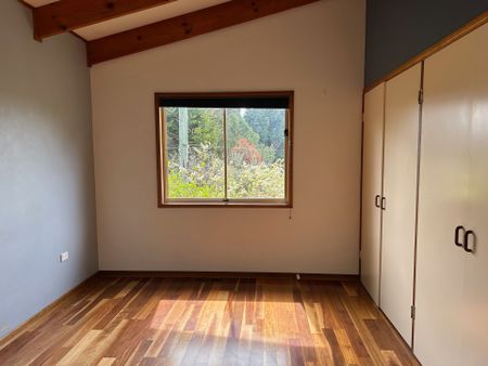 More than meets the Eye - Photo 5