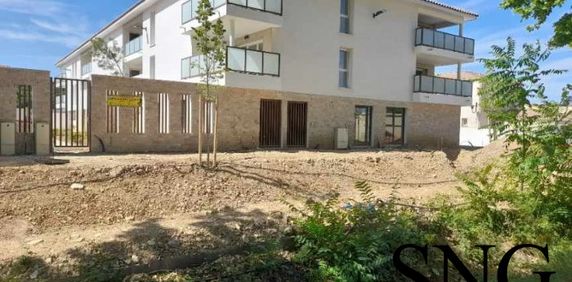 T2 AVEC BALCON ET 2 PARKINGS - Photo 2