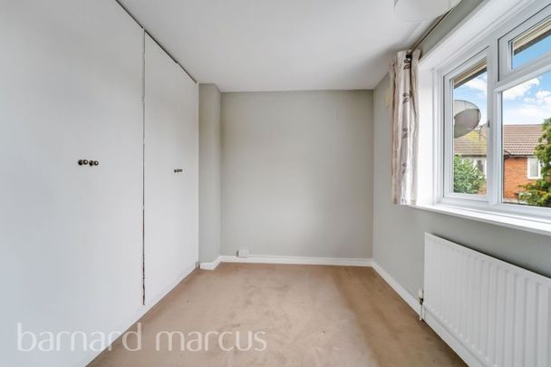 St Benets Grove, Carshalton - Photo 1