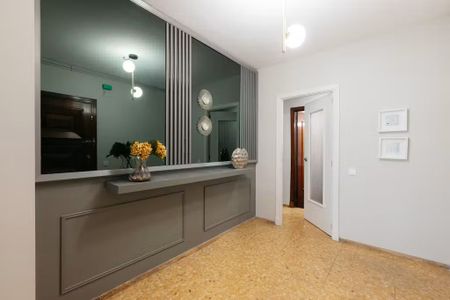 Calle Colón, Valencia, Valencian Community 46004 - Photo 3