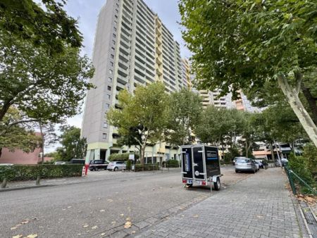 Mainz-Gonsenheim, frisch renoviertes Appartement mit herrlicher Aussicht! - Photo 2