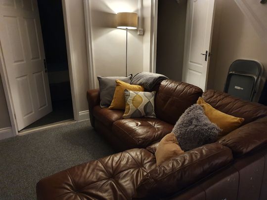 4 bedroom house - Photo 1