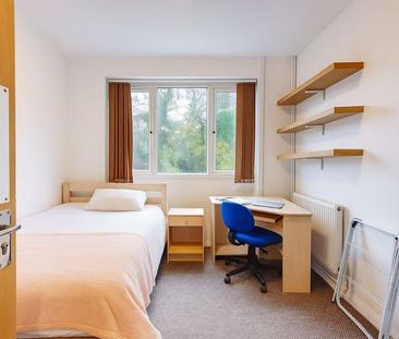 5 bedroom semi-detached house to rent - Photo 6