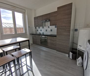 APPARTEMENT T1 MEUBLÉ DE 33M² – QUATRE MOULINS - Photo 5