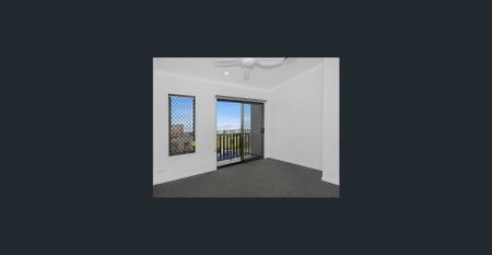 Central, modern Birtinya living - Photo 4