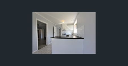 Lovely Property Awaiting A Family! - Photo 4