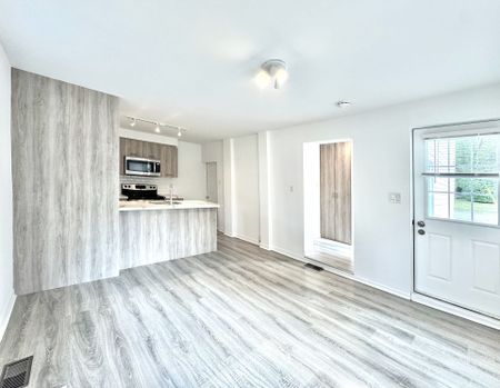 For Lease - 469 Queen Street Unit# A, Newmarket, Ontario - Photo 3
