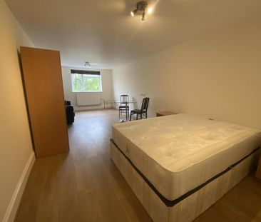 Studio to rent - Photo 6