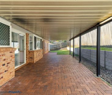 WELL PRESESNTED FAMILY HOME AWAITS! - Photo 4