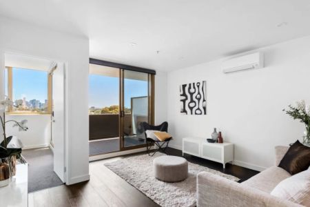 Modern Richmond Living with Resort Comforts and Everything You Love Just Steps Away! - Photo 3