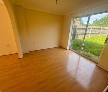 3 bedroom detached house to rent - Photo 2