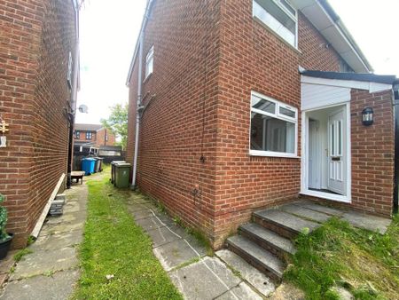 2 bedroom townhouse to rent - Photo 5