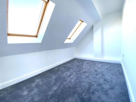 5 bed terraced house to rent in Wakemans Hill Avenue, London, NW9 - Photo 4