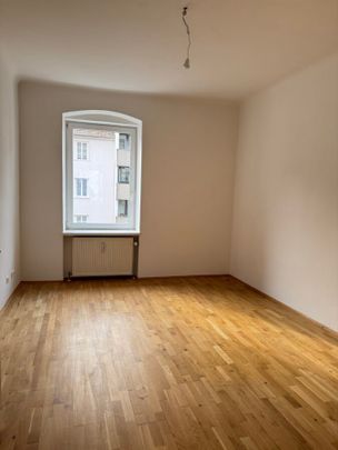 Zentral gelegene 3-Raum-Wohnung, extra Küche, im 4ten Stock mit Lift *nicht barrierefrei* - Foto 1