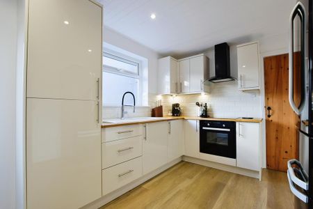 2 bedroom terraced house to rent - Photo 3