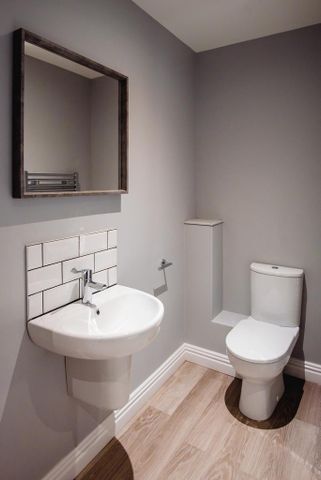 5 bedroom flat to rent - Photo 2