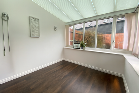 4 bedroom detached house to rent - Photo 2