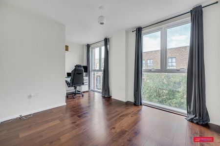 3 bedroom flat to rent - Photo 3