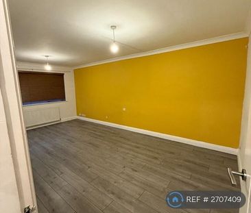 2 bedroom maisonette to rent - Photo 4