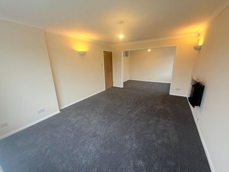 2 bedroom detached bungalow to rent - Photo 2