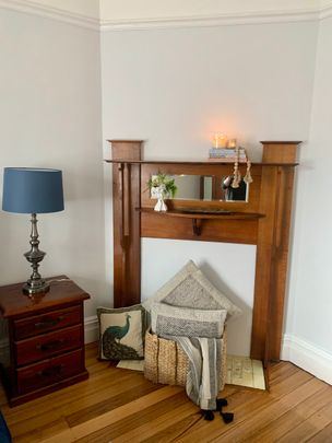 Fully furnished character home in prime location - Photo 1