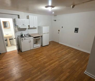 For Lease - 1020 Coxwell Avenue Unit# Upper, Toronto, Ontario - Photo 3