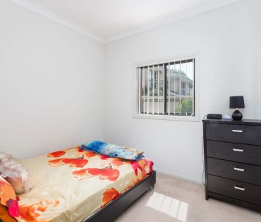 2 Bed-room townhouse with style and convenience - Photo 5