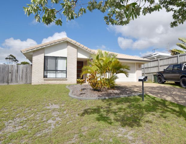 FAMILY HOME ON LARGE BLOCK IN LITTLE CREEK - Photo 1