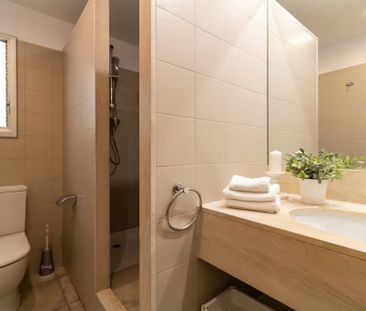 Carrer de Balmes, Barcelona, Catalonia - Photo 3